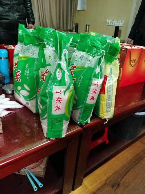 新春公益行 福清市農(nóng)業(yè)農(nóng)村局?jǐn)y福清市餐飲烹飪行業(yè)協(xié)會(huì)一行慰問(wèn)東瀚鎮(zhèn)海上一線執(zhí)法工作人員與北盛村困難家庭 福建省