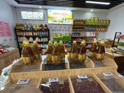 申城春節年貨市場“新意”足:超市新開“店中店”、“好糧油”走進家門口菜場